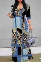 The cowboy blue Elegant Leopard Print Zebra Print Chain print Pocket Lace Up V Neck Printed Dresses(There are pockets)