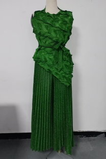 Green Elegant Solid Color Pleated Irregular Hem O Neck Sleeveless Two Pieces