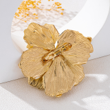 White Daily Flowers Irregular Brooch