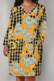 Street Plaid Flowers Pocket Contrast V Neck Printed Plus Size Dresses