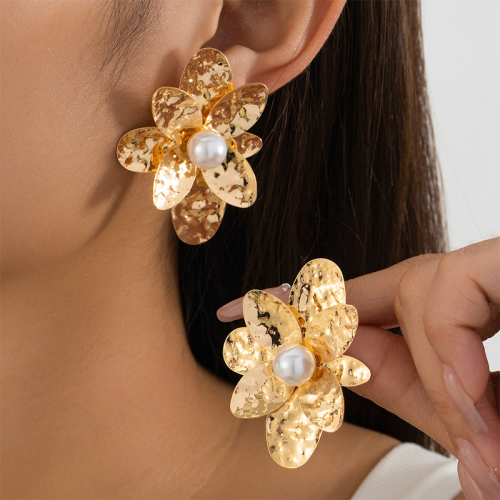 Daily Flowers Pearls Decor Earrings