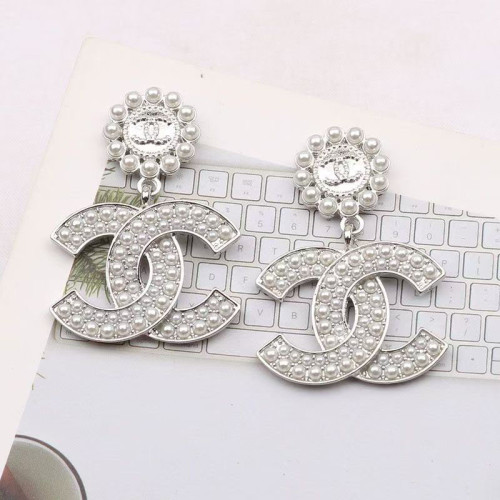 Fashion Simplicity Letter Pearl Earrings