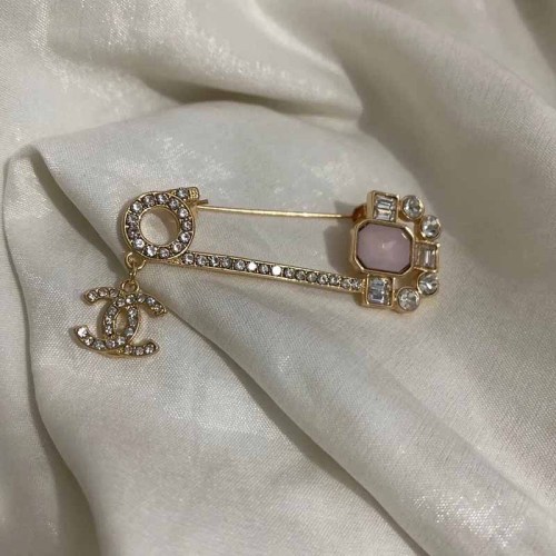 Elegant Geometric Rhinestone Brooch