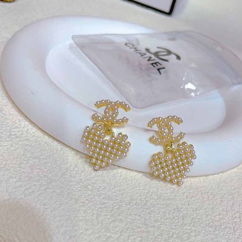 Elegant Simplicity Letter Patchwork Pearl Earrings