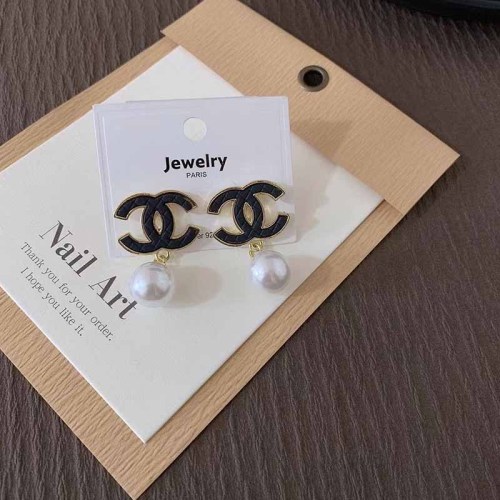 Elegant Simplicity Letter Patchwork Pearl Earrings