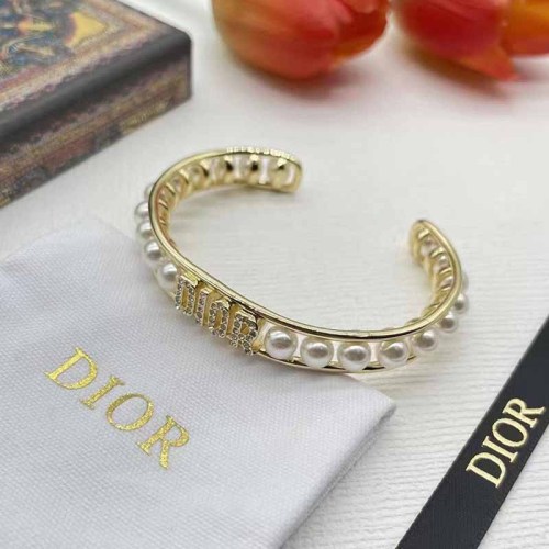 Elegant Simplicity Letter Patchwork Pearl Bracelet