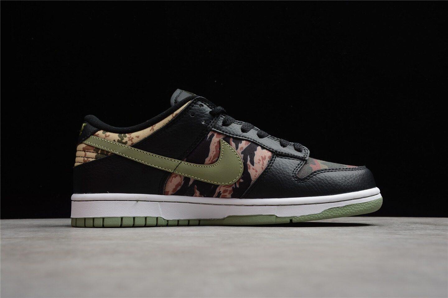 Nike Dunk Low Crazy Camo DH0957-001 - US$ 80.00 - www.stockxpro.com