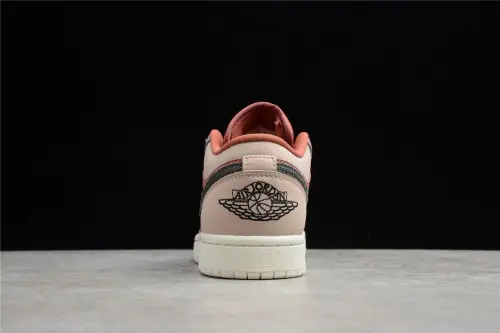 Jordan 1 Low Canyon Rust (W) DC0774-602