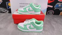 NIKE Dunk Low WMNS “Green Glow”(SP batch)DD1503-105