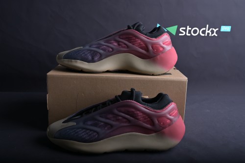 adidas Farm Yeezy 700 V3 Fade Carbon(SP batch) GW1814