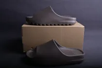Kanye West x Yeezy Slide Resin Soot G55495