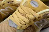 N*w B*la*ce 2002R AURALEE Yellow Beige M2002RE1
