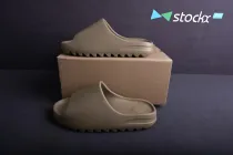 Yeezy Slide Core FV8425