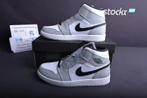 Jordan 1 Mid Light Smoke Grey  554724-092