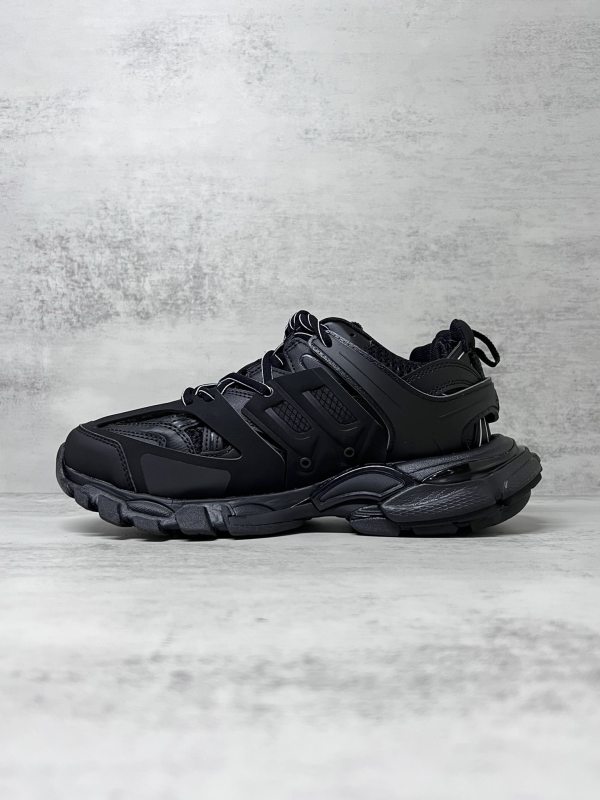 Ba***ci*ga Black (SP batch) 542436W1GB11000