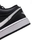Jordan 1 Low Black Summit White 553558-043