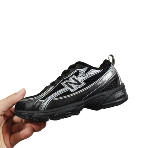 （Kid）New Balance 740 Kids Sneaker Black