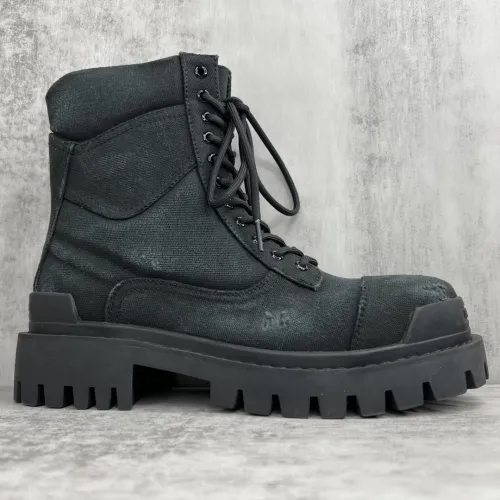 Balenciaga Strike 694042W2H111000