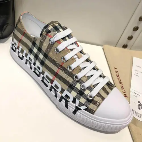 Burberry  Vintage  8024149