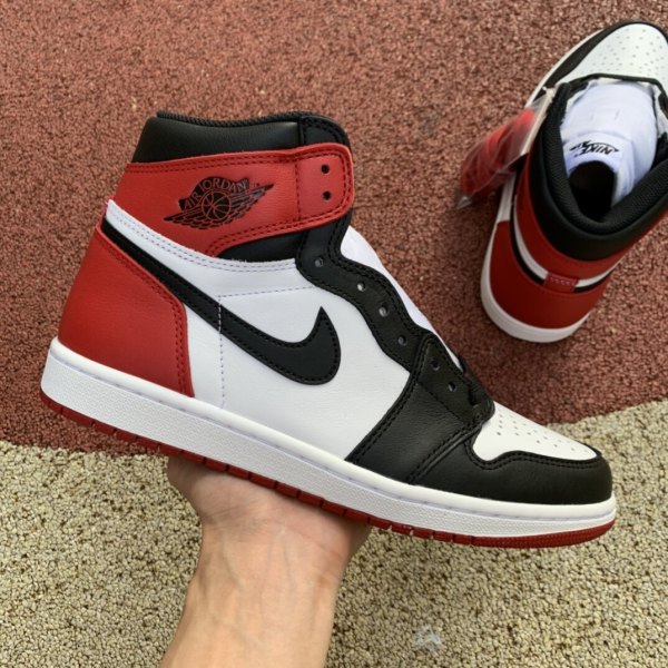 LJRSNEAKERS AIR JORDAN 1 HIGH 'BLACK TOE'  555088-125