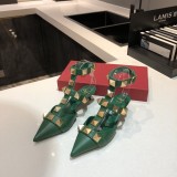 VALENTINO ROMAN STUD PUMP IN CALFSKIN WITH ENAMELED STUDS 30 MM