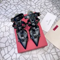 VALENTINO ROMAN STUD PUMP IN CALFSKIN WITH ENAMELED STUDS 80 MM