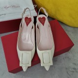 Roger Vivier Virgule Lacquered Buckle Slingback Pumps in Patent Leather