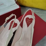 Roger Vivier Virgule Lacquered Buckle Slingback Pumps in Patent Leather