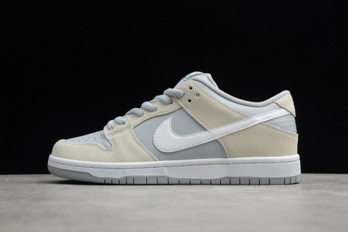 SB Dunk Low Summit White AR0778-110