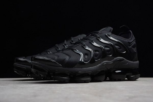MS Batch AIR VAPORMAX PLUS TRIPLE BLACK 924453-004