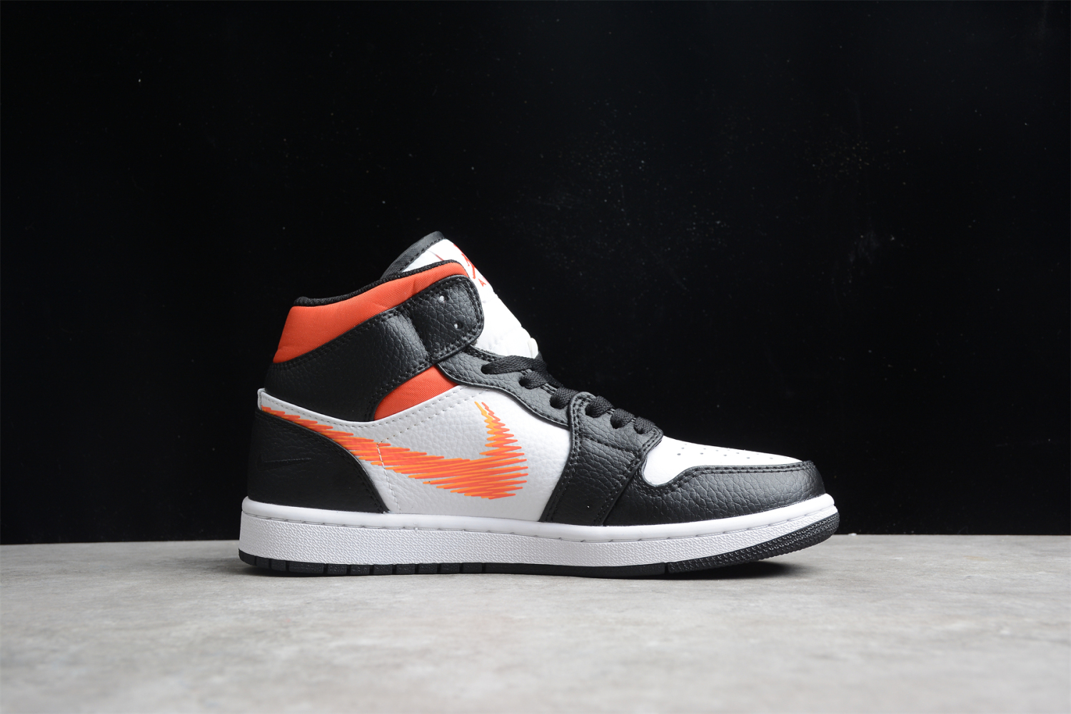 Jordan 1 Mid Zig Zag DN4929-100