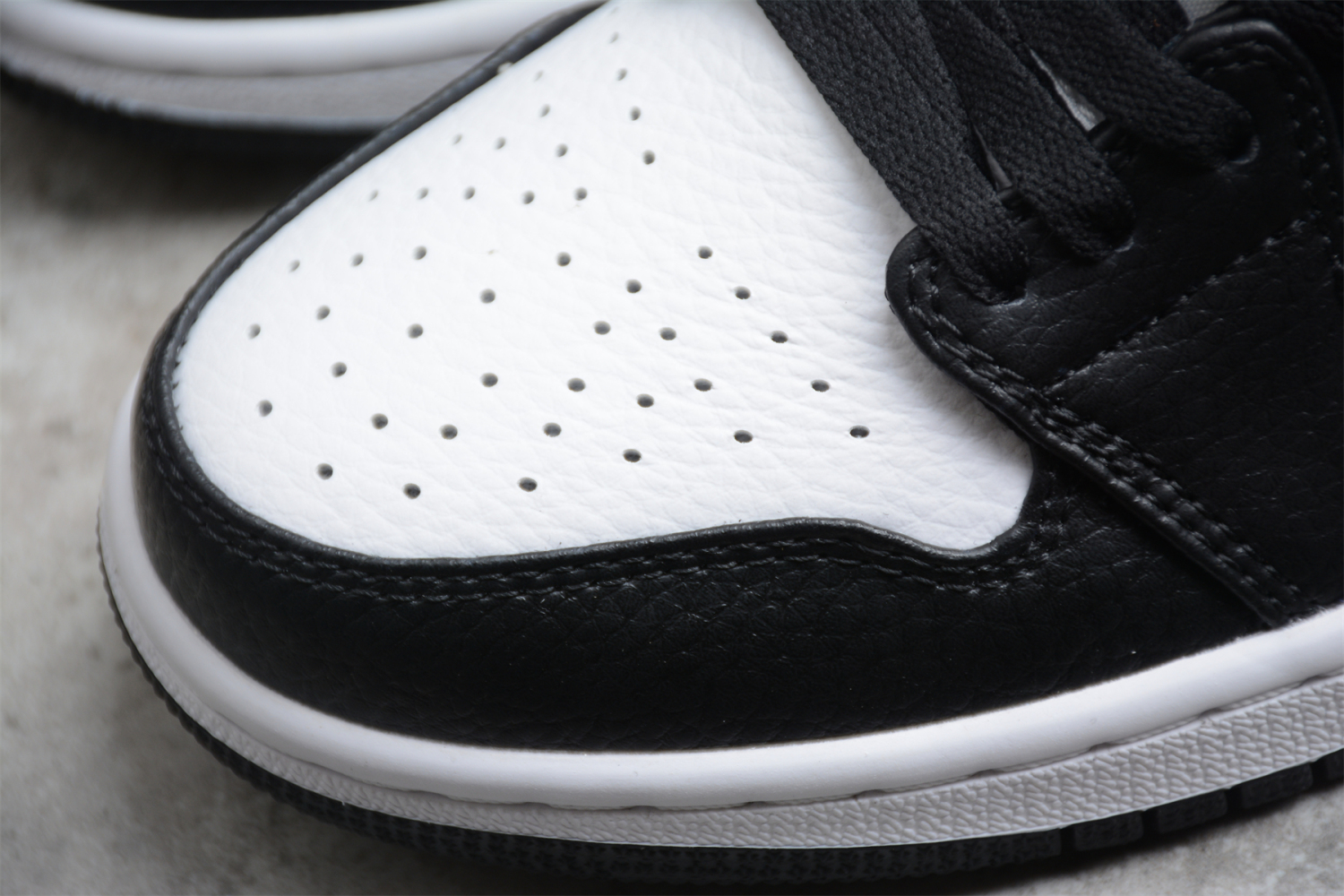 Jordan 1 Mid Zig Zag DN4929-100