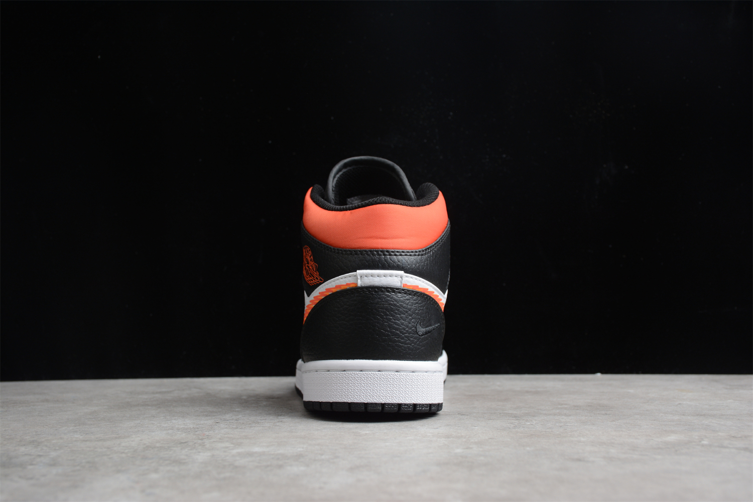 Jordan 1 Mid Zig Zag DN4929-100