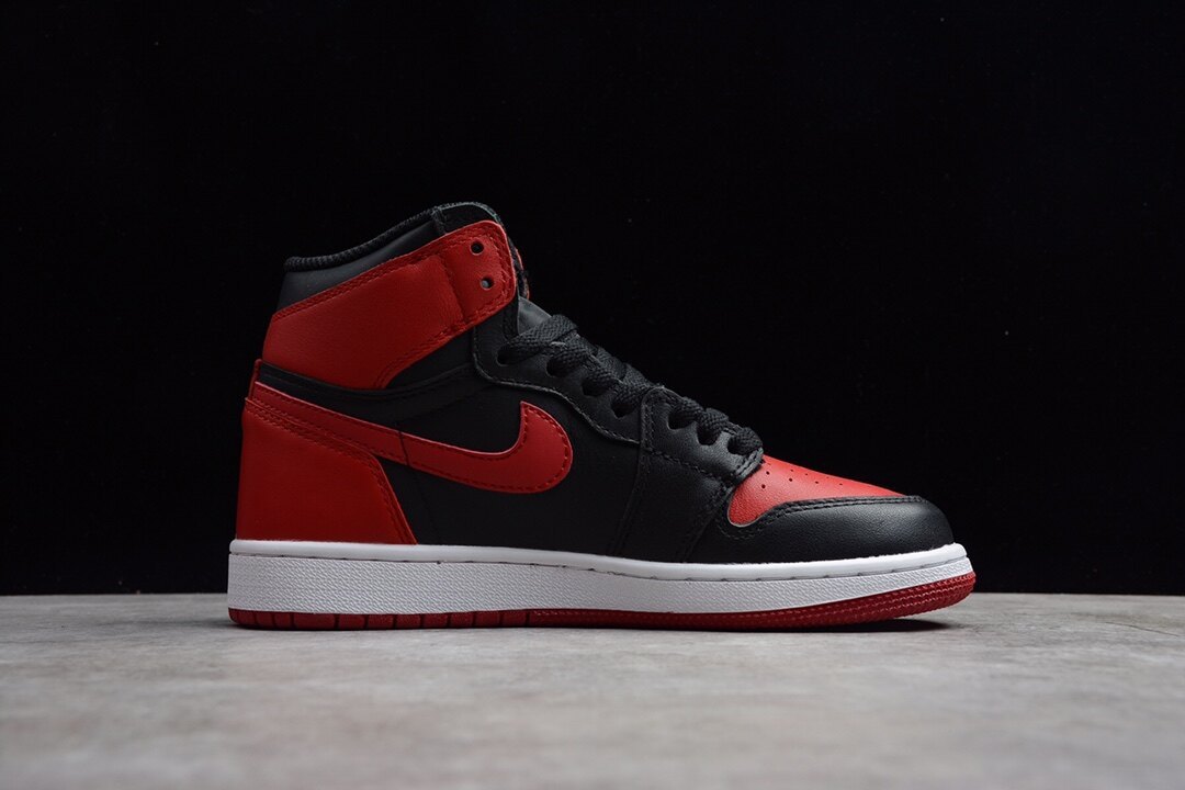 Jordan 1 Retro Bred Banned (2016) (GS) 575441-001
