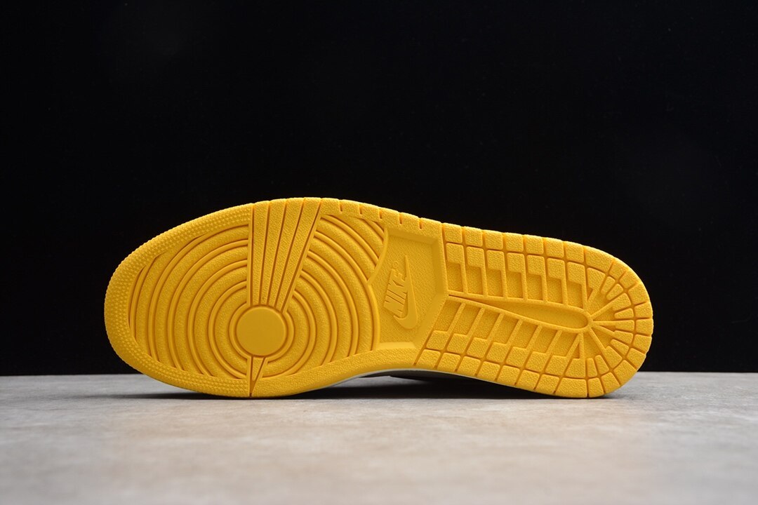 Jordan 1 Retro High  Not for Resale Varsity Maize 861428-107
