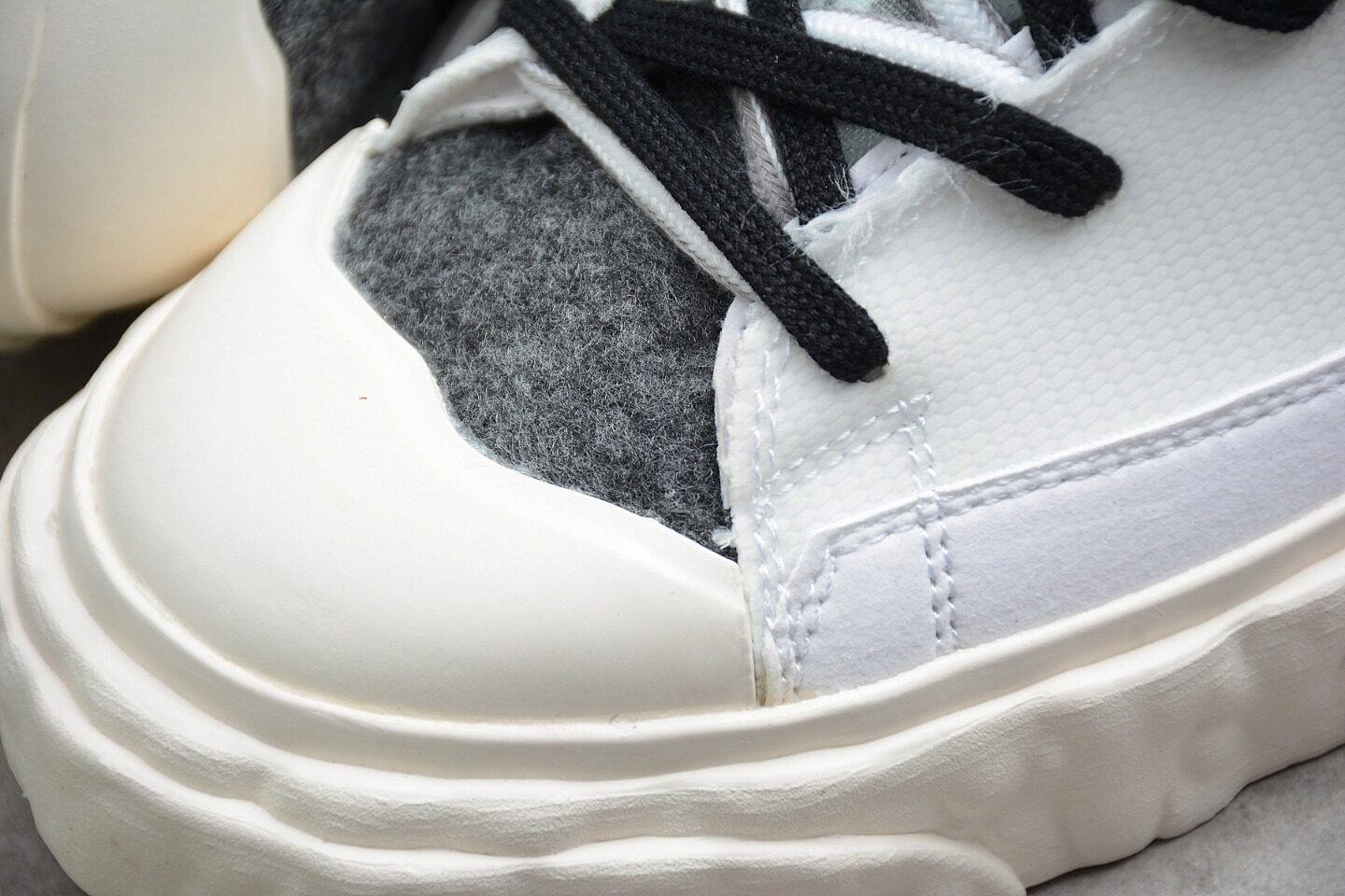 Nike Blazer Mid CZ3589-100