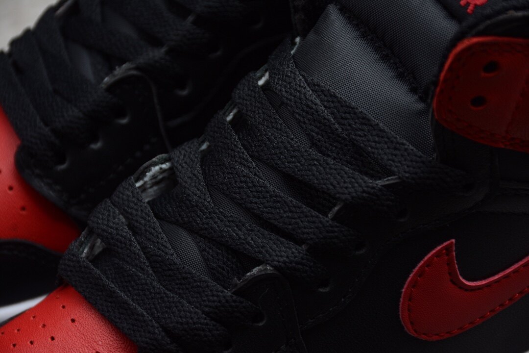 Jordan 1 Retro Bred Banned (2016) (GS) 575441-001