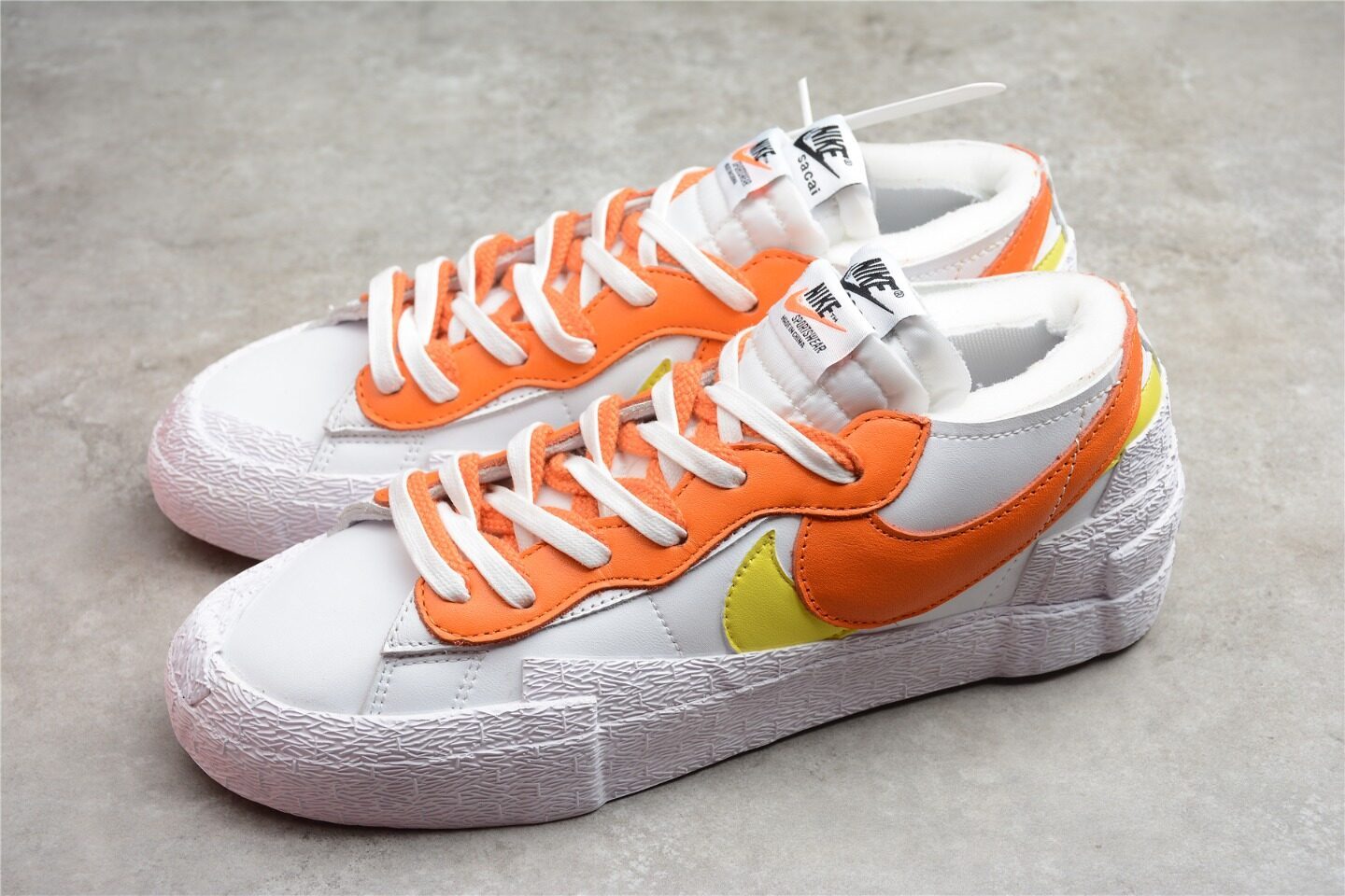 Nike Blazer Low sacai White Magma Orange DD1877-100