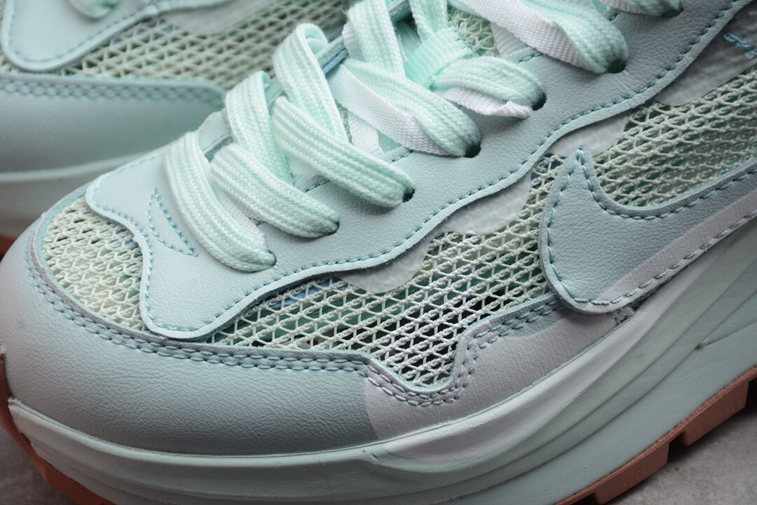 Sacai x Nike LVD Waffle BV0073-300