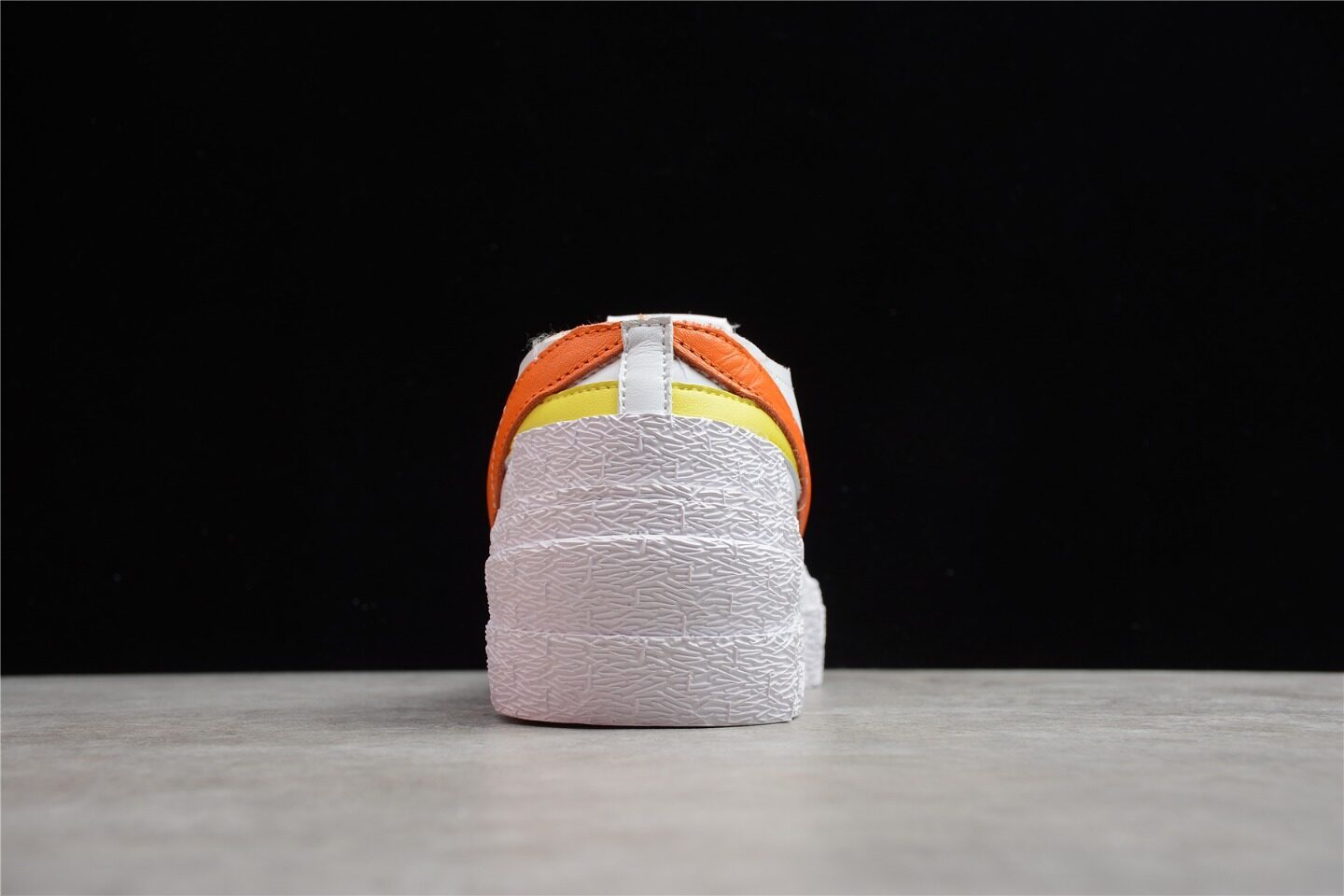 Nike Blazer Low sacai White Magma Orange DD1877-100