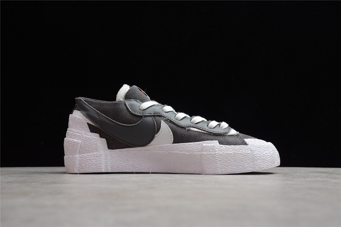 Sacai x Nike Blazer Low Dark Grey White DD1877-002