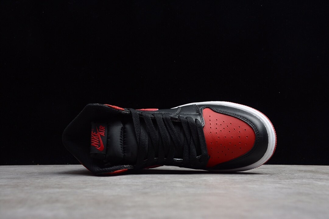 Jordan 1 Retro Bred Banned (2016) (GS) 575441-001