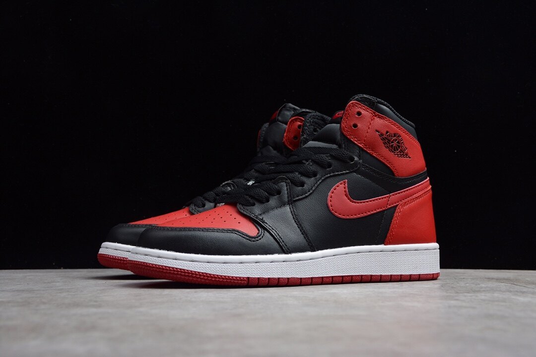 Jordan 1 Retro Bred Banned (2016) (GS) 575441-001