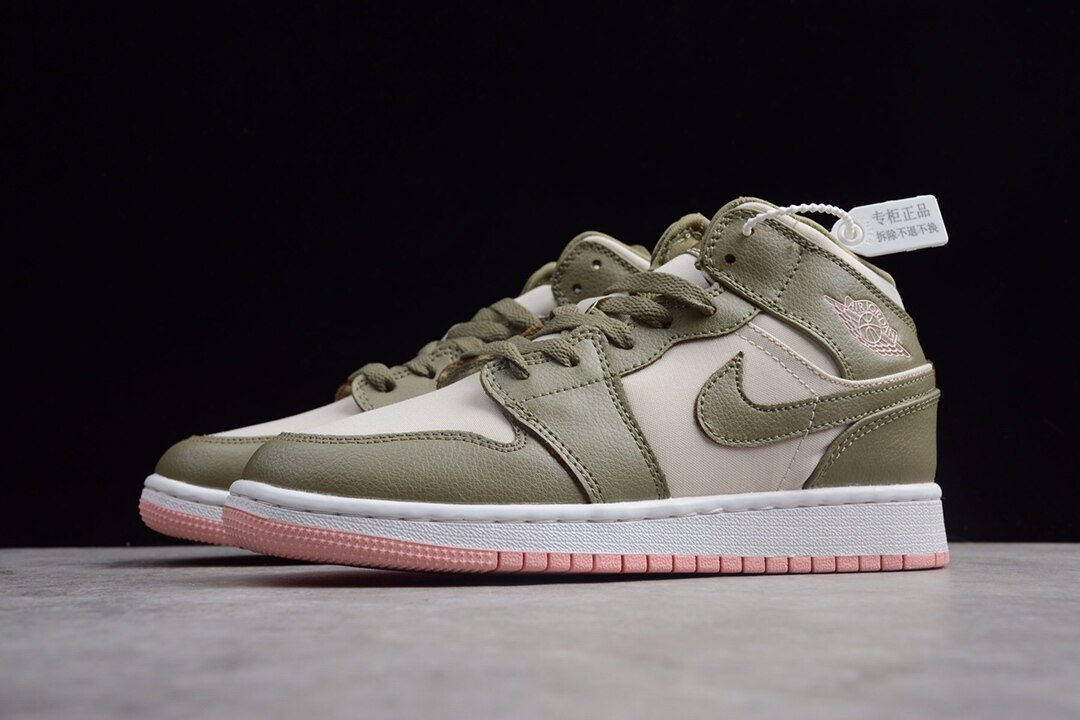 Jordan 1 Mid Trooper Bleached Coral (GS)  555112-225