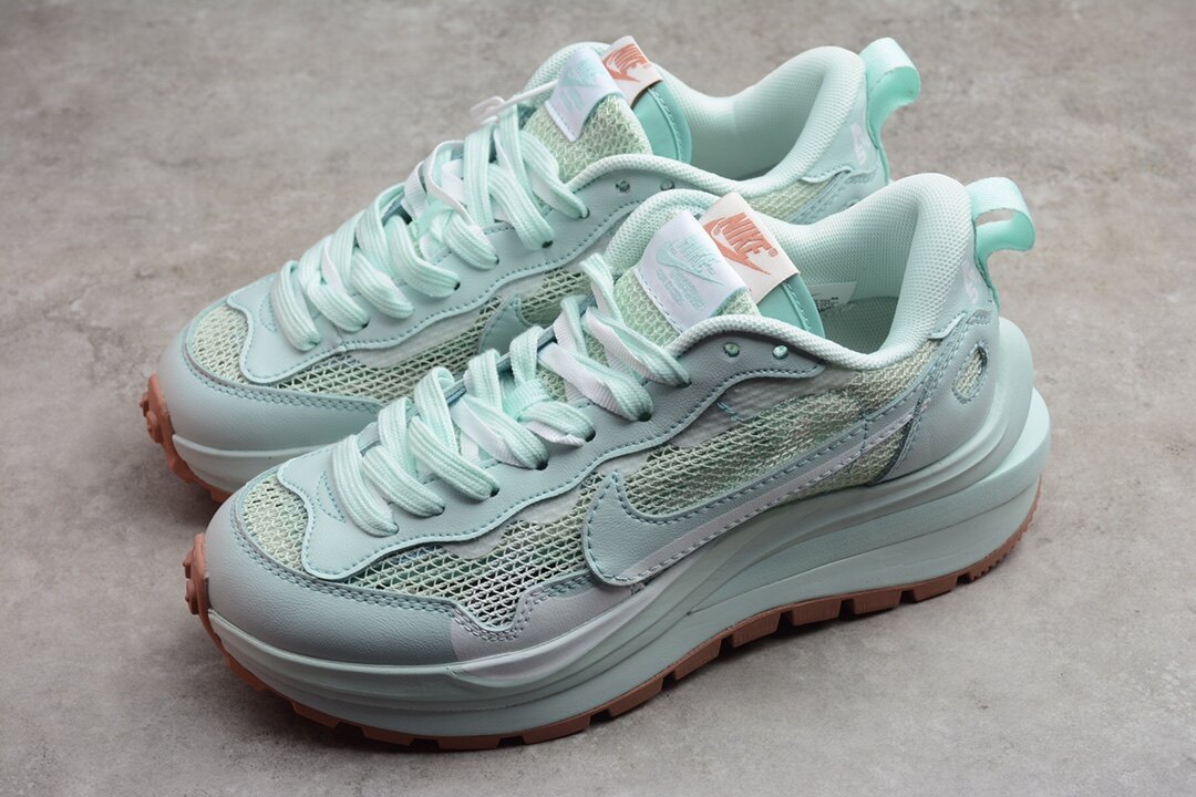 Sacai x Nike LVD Waffle BV0073-300