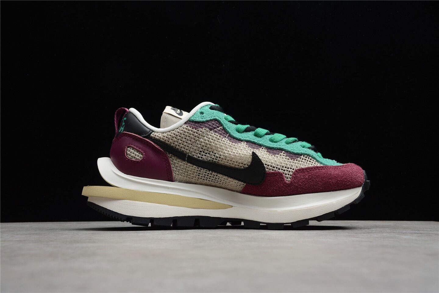 Sacai X Nike Pegasus VaporFly BV0073-102