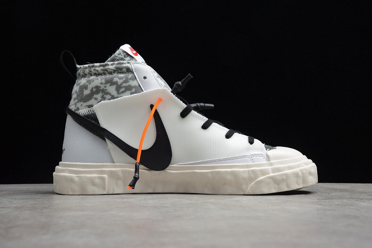 Nike Blazer Mid CZ3589-100