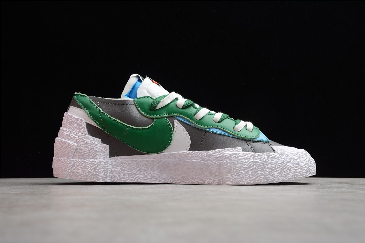 Nike Blazer Low sacai Medium Grey Classic Green DD1877-001