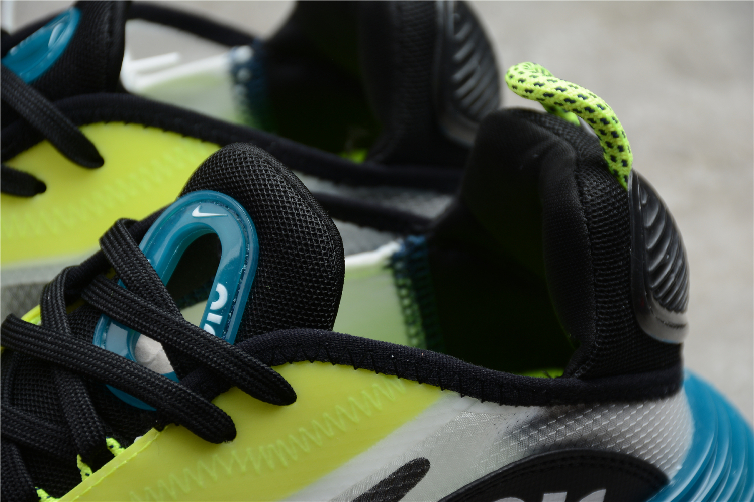 Nike Air Max 2090 Volt BV9977-101