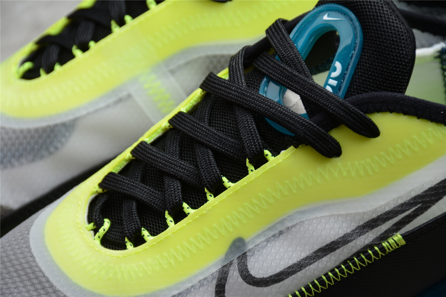Nike Air Max 2090 Volt BV9977-101